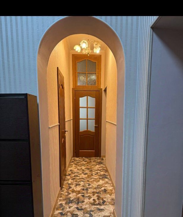 Снять трехкомнатную квартиру на Большой Левшинский переулок, 3, метро Кропоткинская, г. Москва