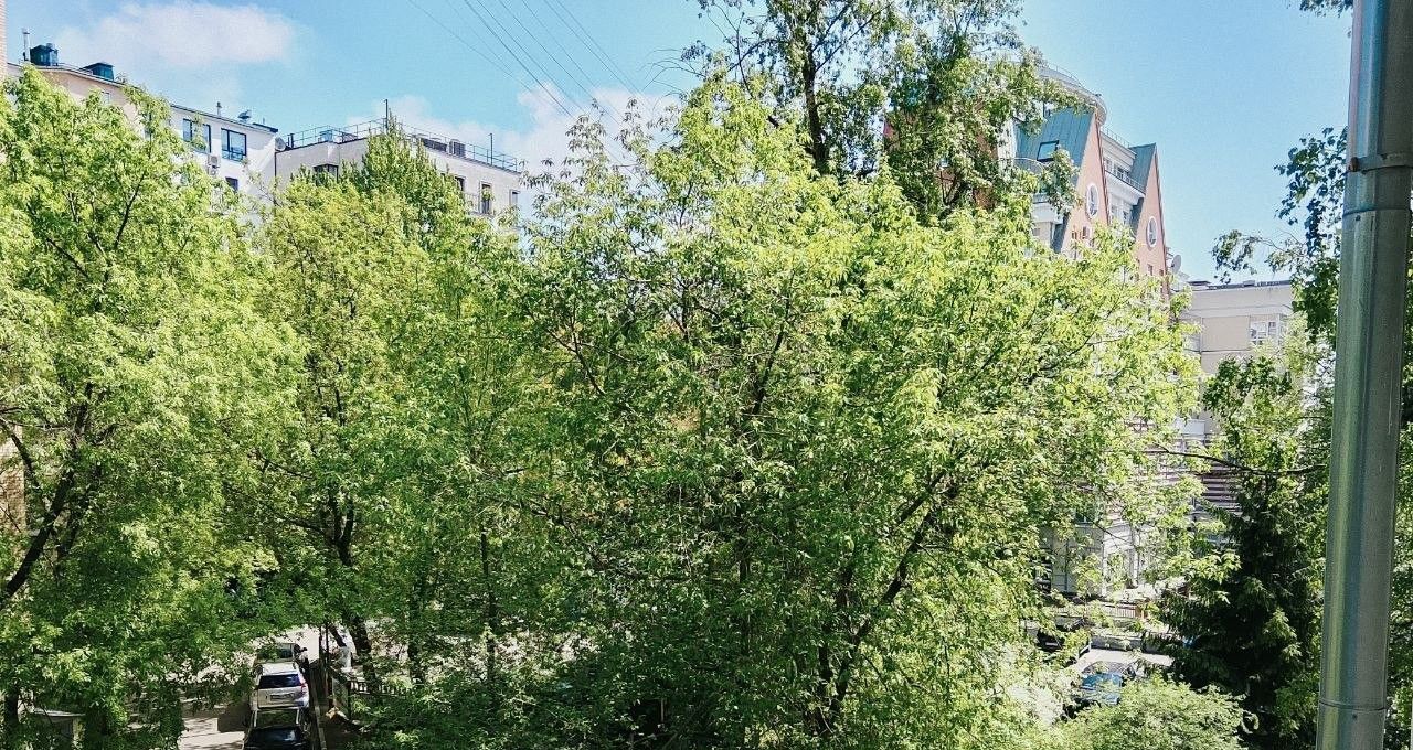 Аренда 4-к квартиры на Малая Бронная улица, 36, метро Пушкинская, г. Москва