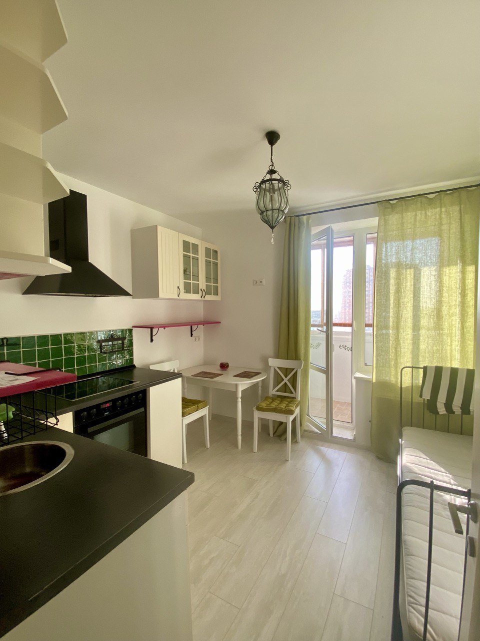 Сдается 2к квартира на г Москва, г Троицк, Октябрьский пр-кт, д 3А, метро Тёплый Стан, г. Москва