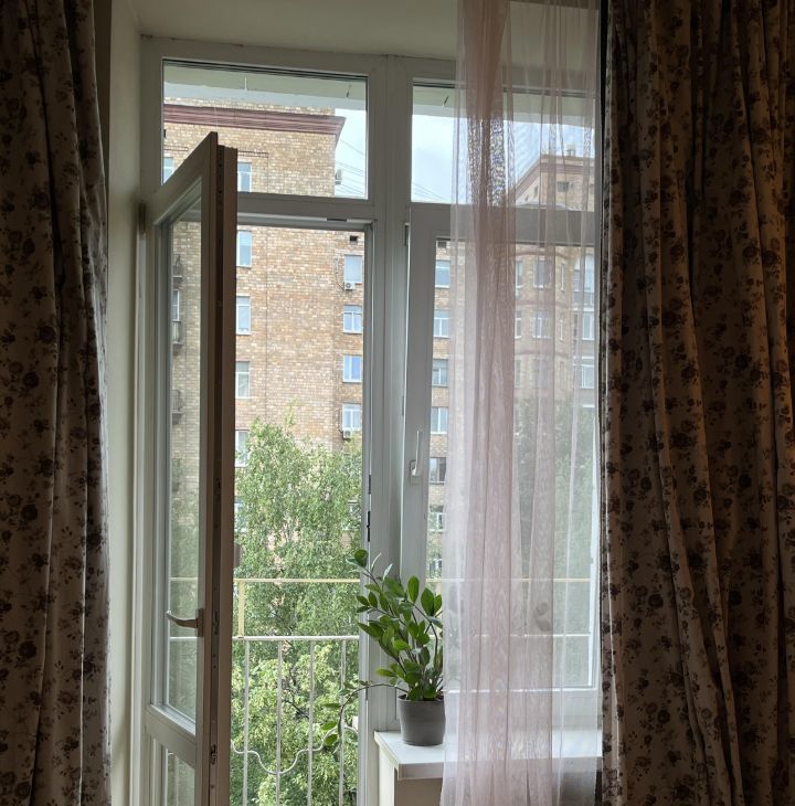 Сдам 4-к квартиру на Университетский проспект, 9, г. Москва