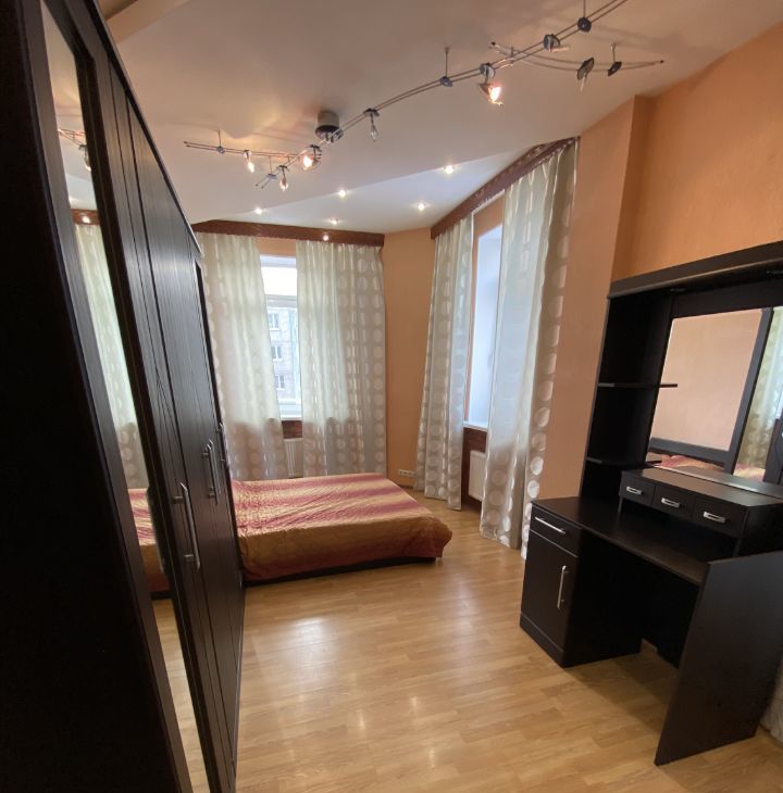 Сдаю 3к квартиру на улица Островитянова, 4, метро Тропарёво, г. Москва