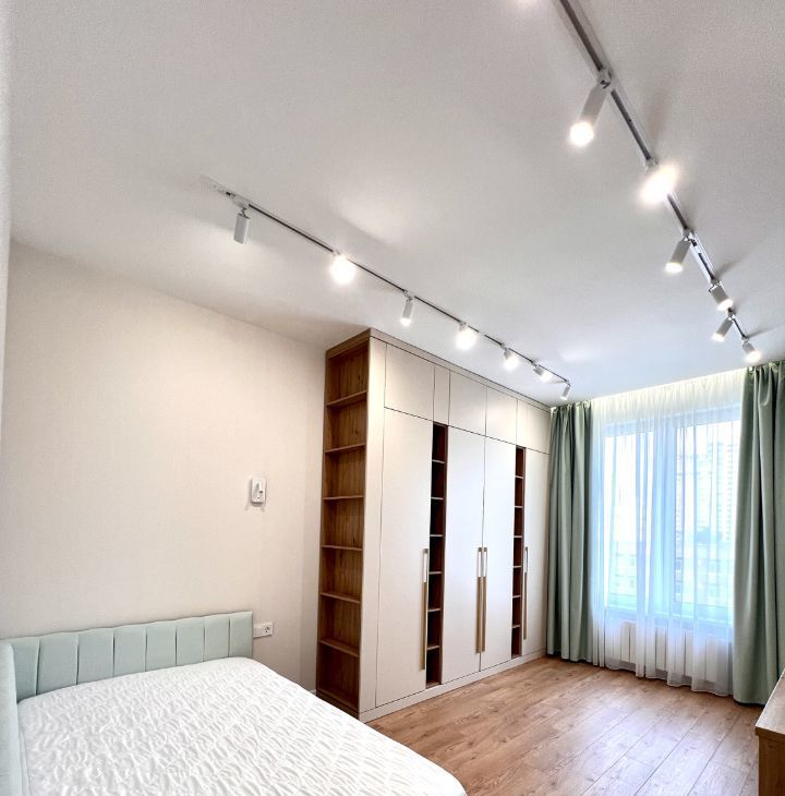 Сдается трехкомнатная квартира на Винницкая улица, 8к2, метро Раменки, г. Москва
