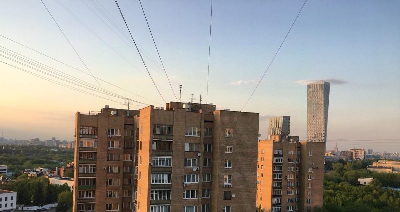 Сдается трехкомнатная квартира на Мосфильмовская улица, 15, г. Москва