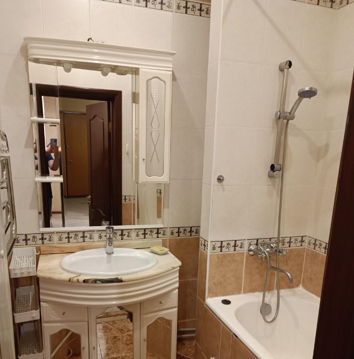 Сдам 2-к квартиру на Университетский проспект, 9, метро Воробьёвы горы, г. Москва