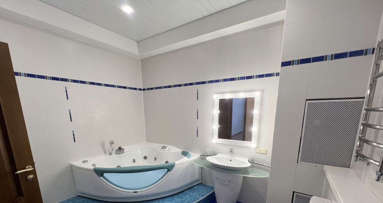 Сдается 3-комнатная квартира на Новочеремушкинская улица, 18, метро Новые Черёмушки, г. Москва