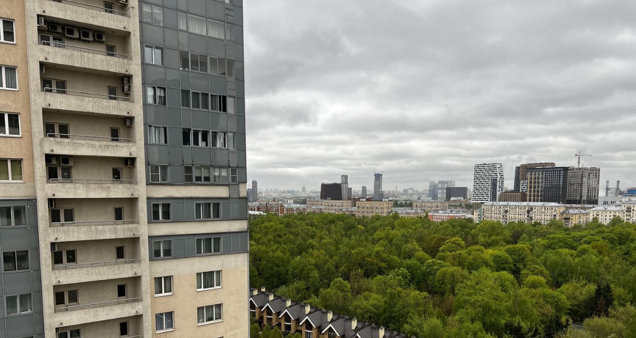 Сдам трехкомнатную квартиру на проезд Березовой Рощи, 10, метро Зорге, г. Москва