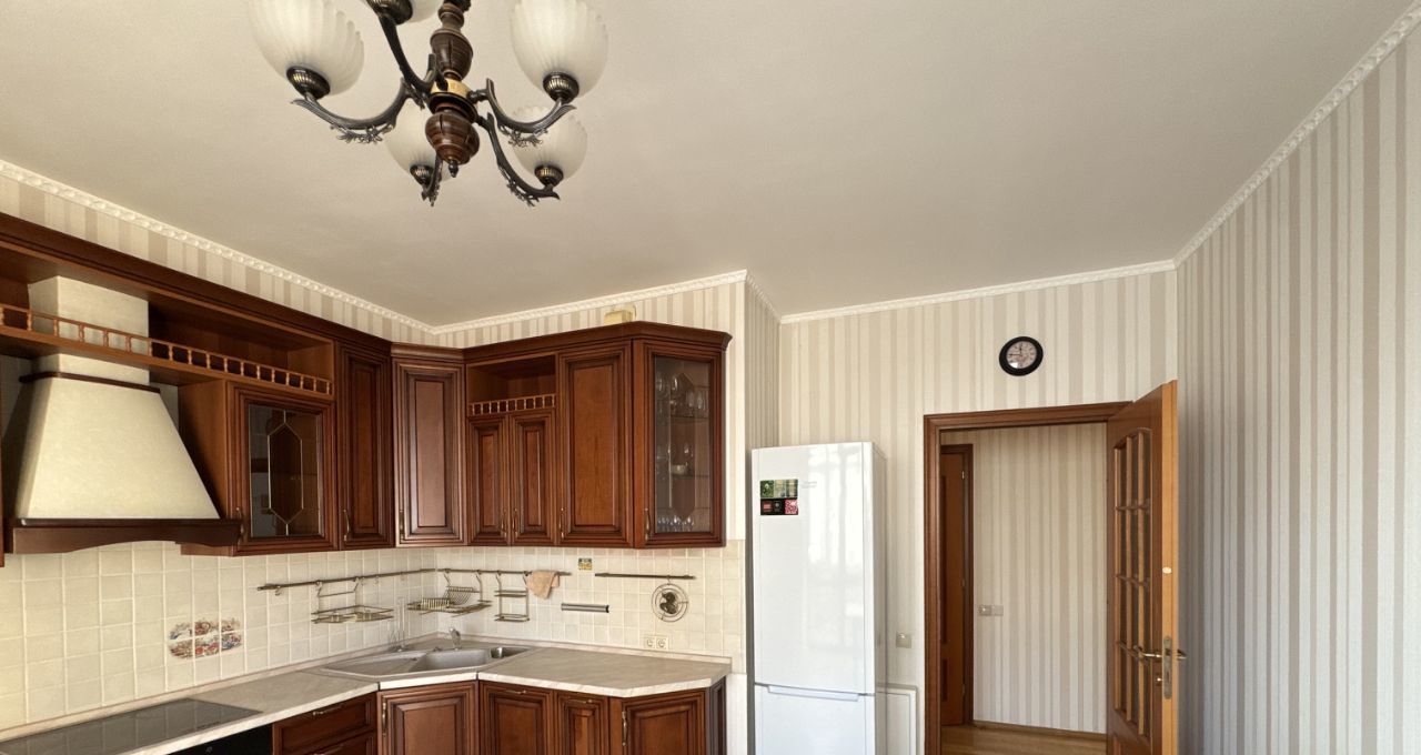 Сдается трехкомнатная квартира на Грохольский переулок, 28, метро Сухаревская, г. Москва