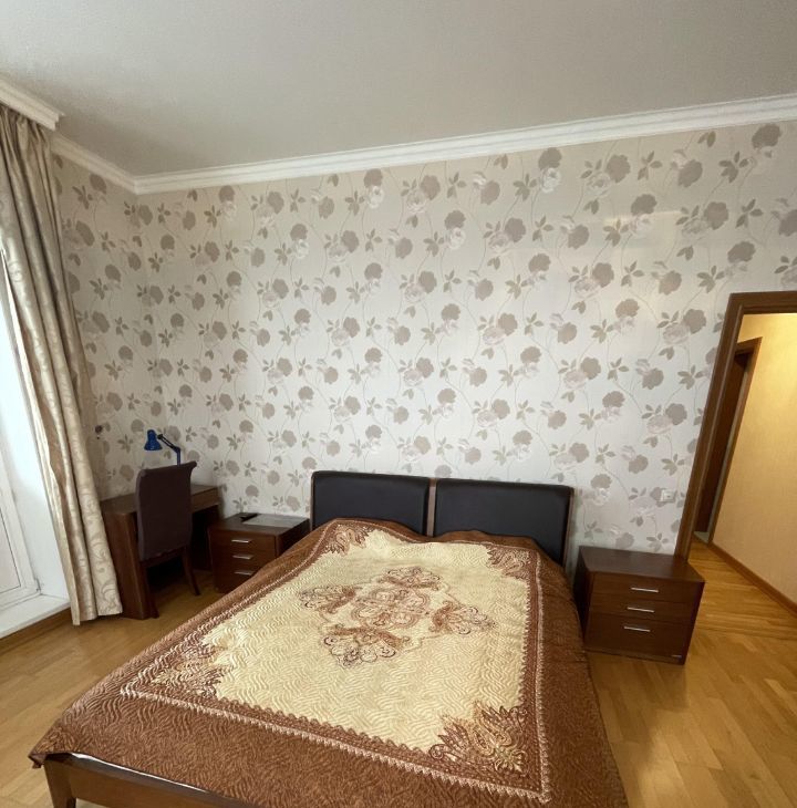 Сдаю трехкомнатную квартиру на проспект Вернадского, 105к4, метро Юго-Западная, г. Москва