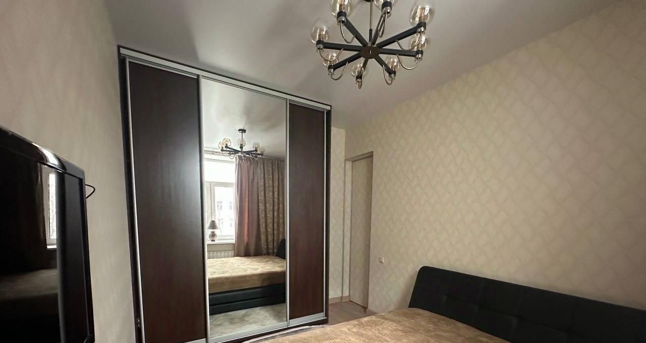 Снять 2к квартиру на Кутузовский проспект, 4/2, метро Киевская, г. Москва