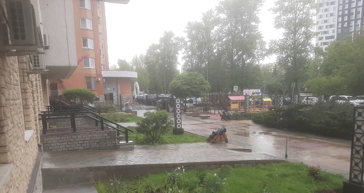 Сдается трехкомнатная квартира на бульвар Генерала Карбышева, 16, г. Москва