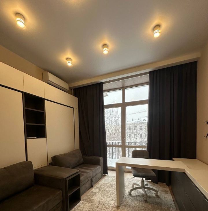 Аренда 2-к квартиры на Кутузовский проспект, 4/2, метро Смоленская (Арбатско-Покровская линия), г. Москва