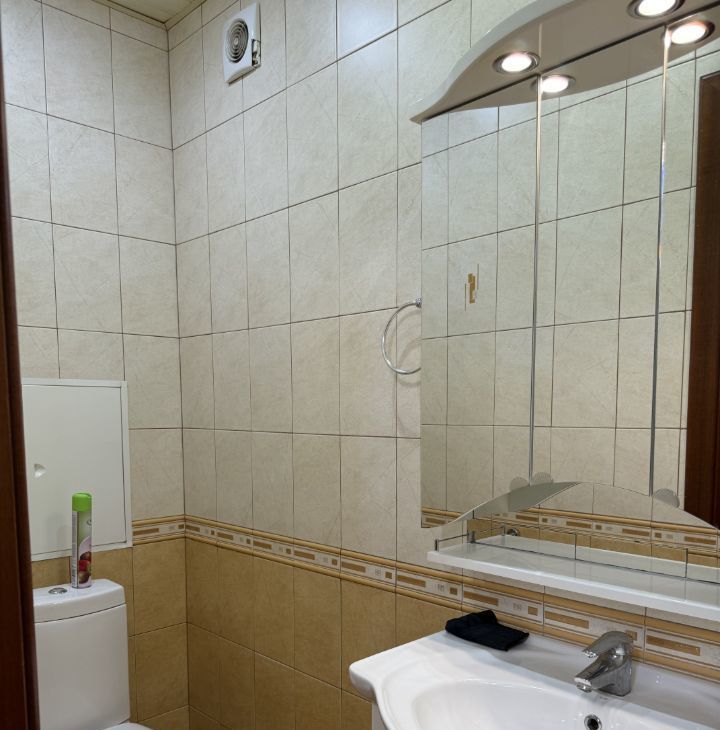 Снять трехкомнатную квартиру на улица Наметкина, 11К1, метро Калужская, г. Москва