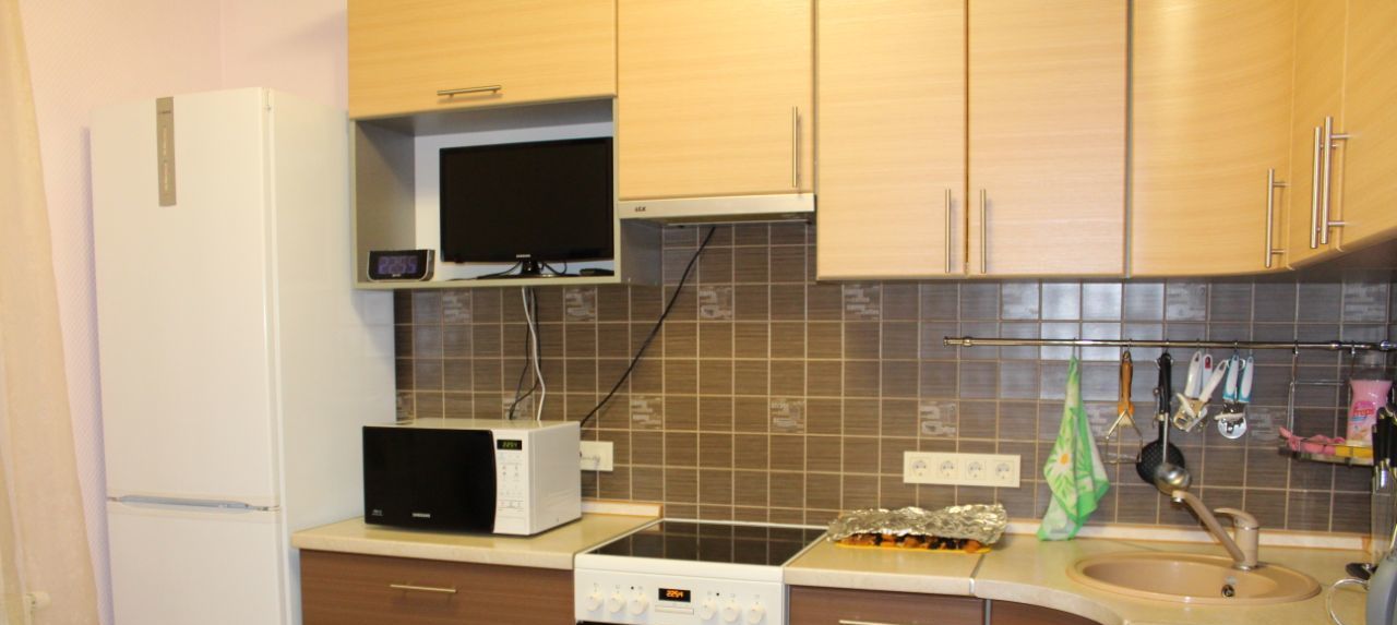 Снять 1-комнатную квартиру на улица Лазурная, 5, метро Коммунарка, г. Москва