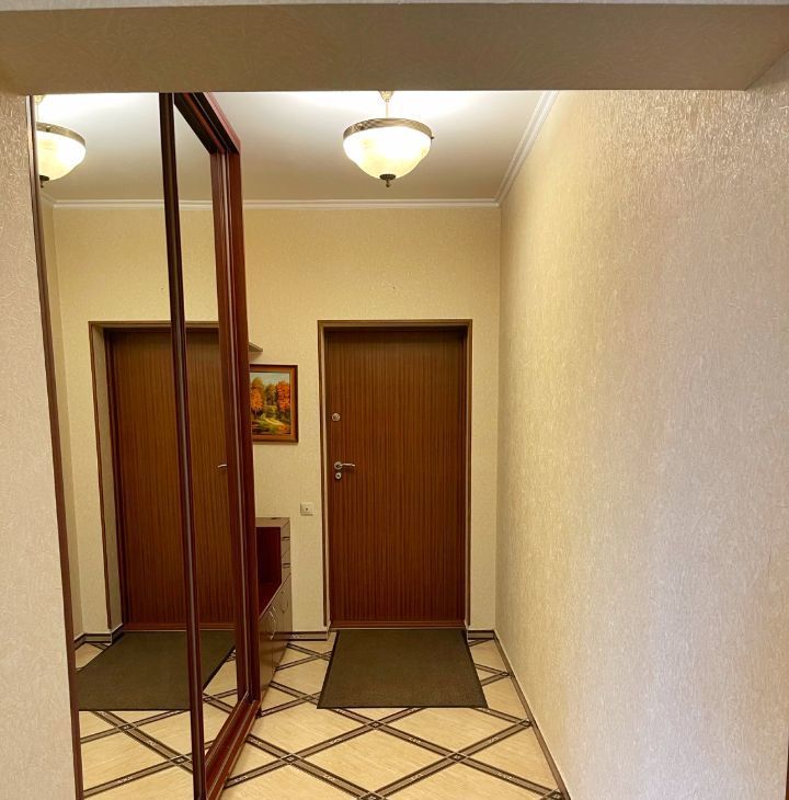 Сдаю 3-к квартиру на улица Шаболовка, 10к1, метро Октябрьская, г. Москва