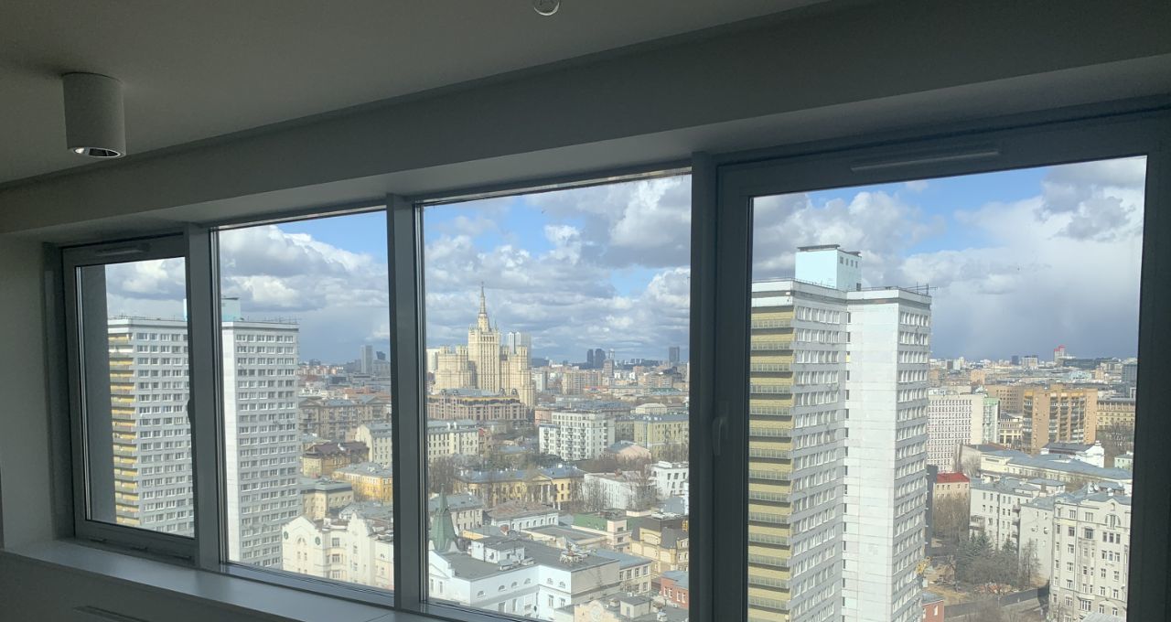 Сдам 1-комнатную квартиру на улица Новый Арбат, 15, метро Боровицкая, г. Москва