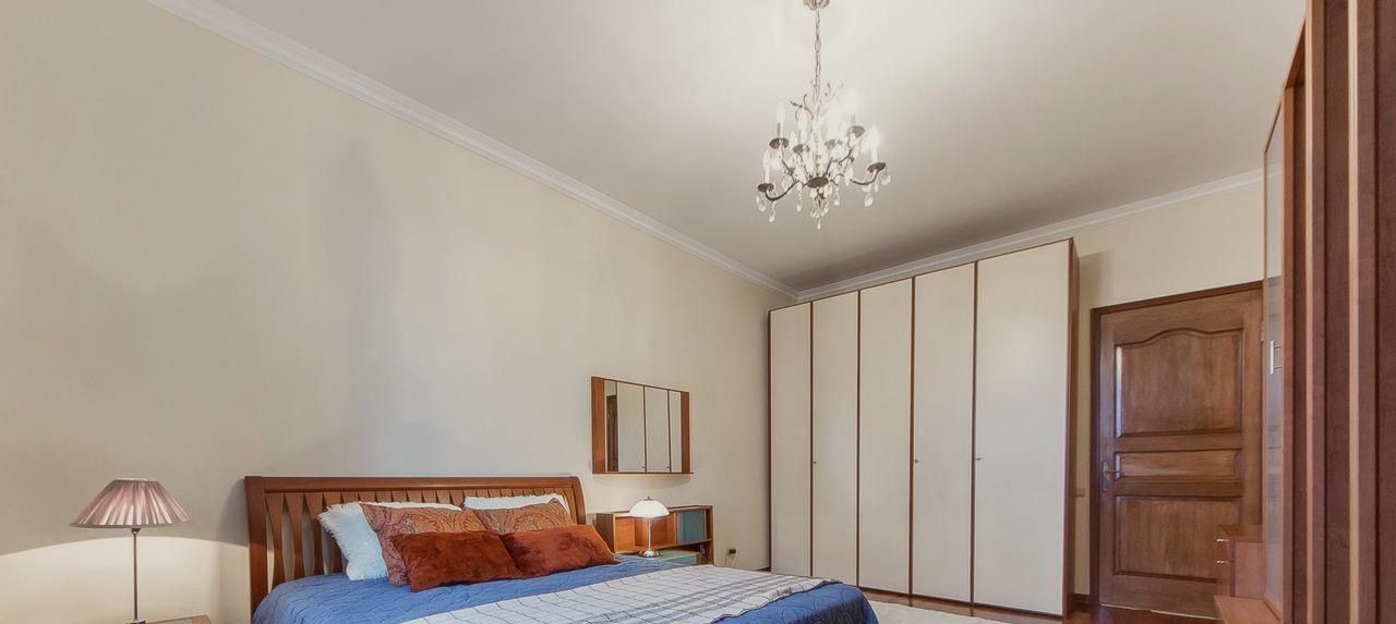 Сдаю трехкомнатную квартиру на Фрунзенская набережная, 34, метро Парк культуры, г. Москва