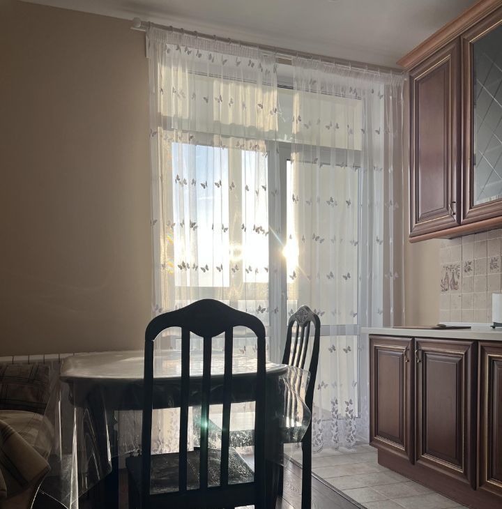 Аренда трехкомнатной квартиры на бульвар Скандинавский, 23к1, метро Улица Горчакова, г. Москва