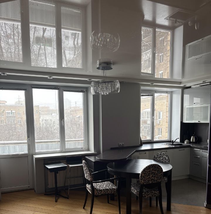 Снять 2к квартиру на Большой Кондратьевский переулок, 4К3, метро Новослободская, г. Москва