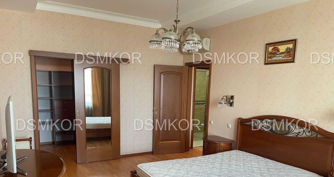 Снять трехкомнатную квартиру на Мосфильмовская улица, 70к3, метро Ломоносовский проспект, г. Москва