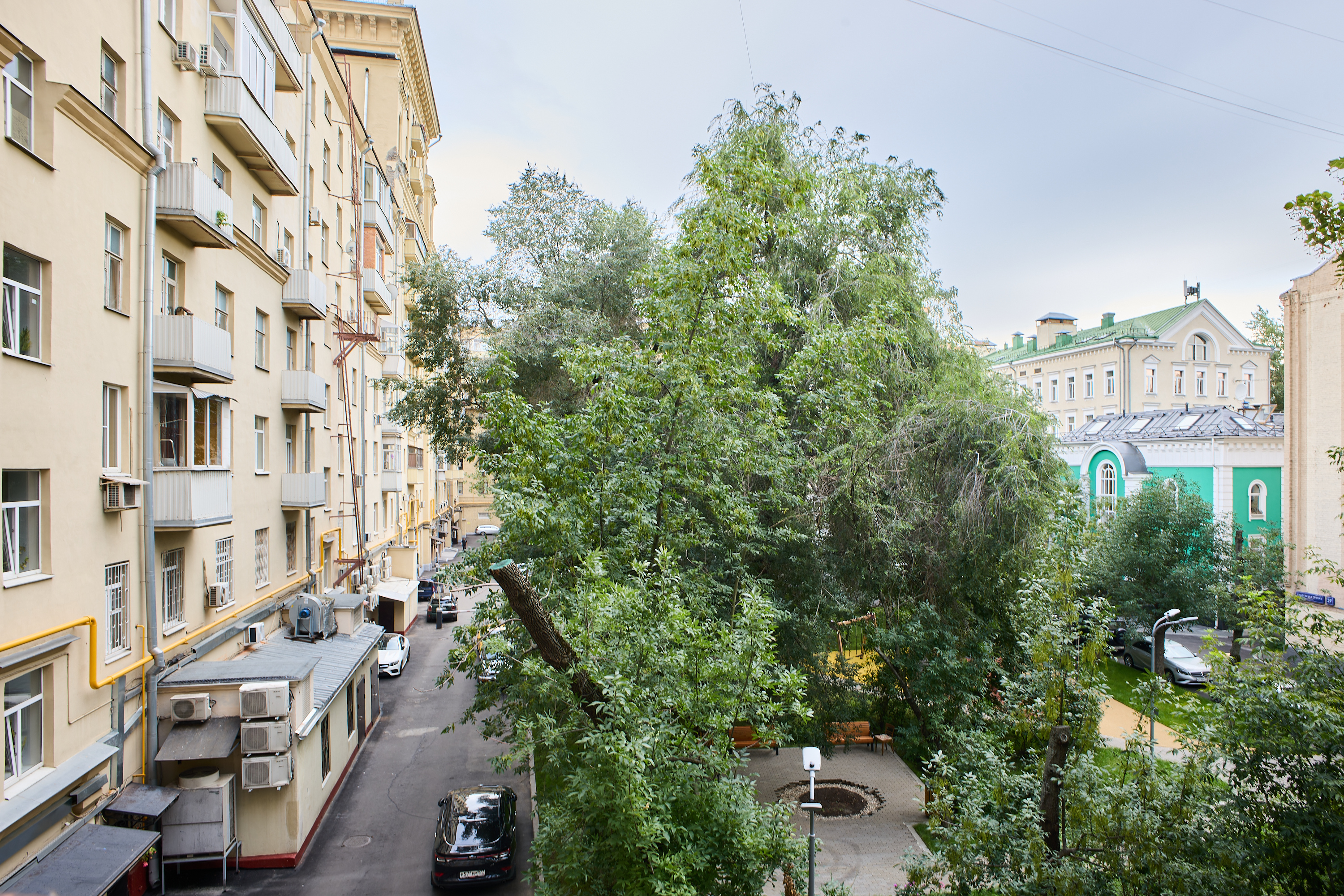 Сдается 1-комнатная квартира на г Москва, Смоленская-Сенная пл, д 27 стр 1А, метро Смоленская (Арбатско-Покровская линия), г. Москва