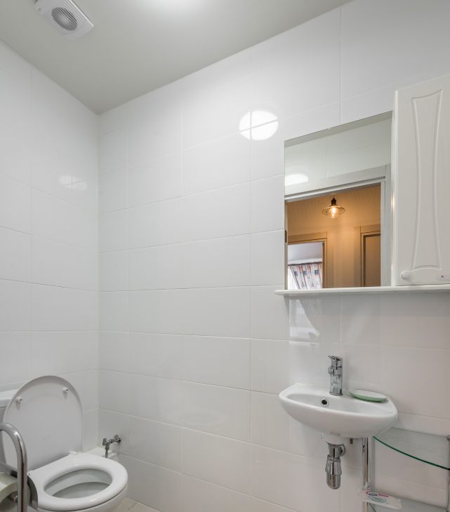 Снять трехкомнатную квартиру на улица Саларьевская, 8к3, г. Москва