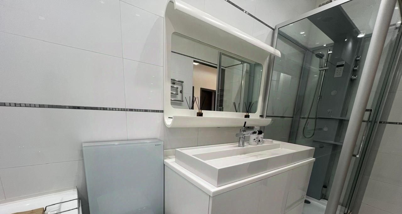 Снять 3-комнатную квартиру на Большой Овчинниковский переулок, 12С1, метро Третьяковская, г. Москва