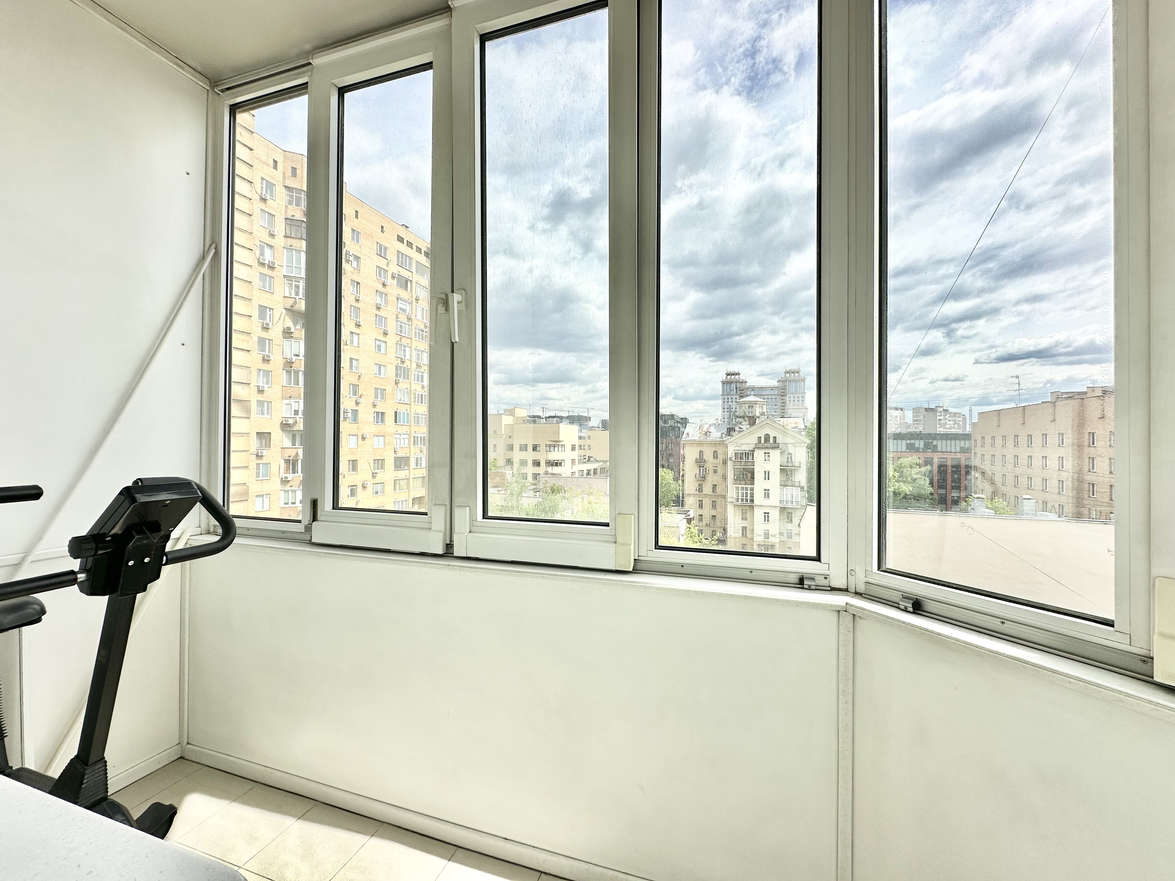 Аренда трехкомнатной квартиры на г Москва, ул Скаковая, д 5, метро Динамо, г. Москва