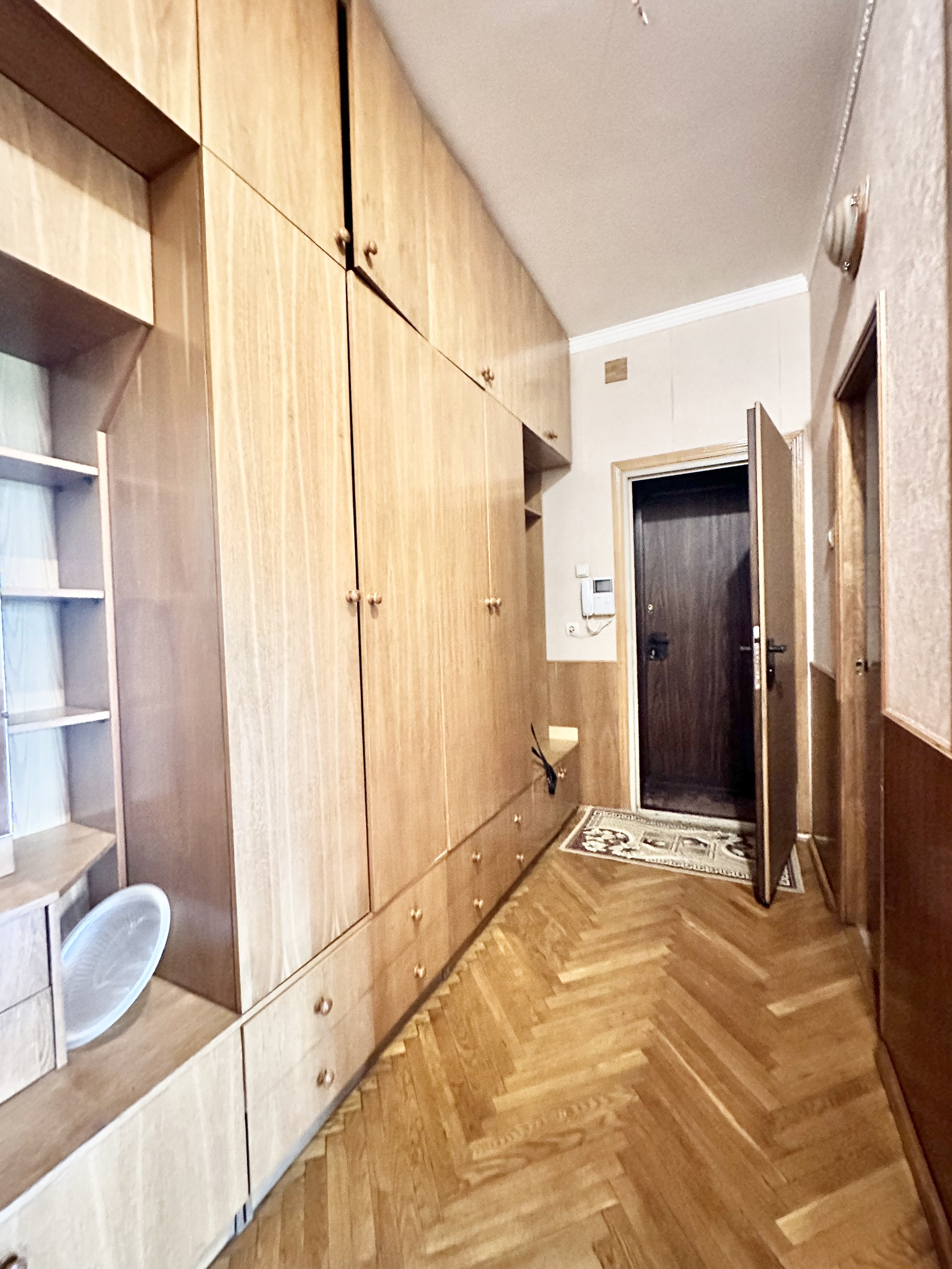 Сдам трехкомнатную квартиру на г Москва, ул Скаковая, д 5, метро Петровский парк, г. Москва