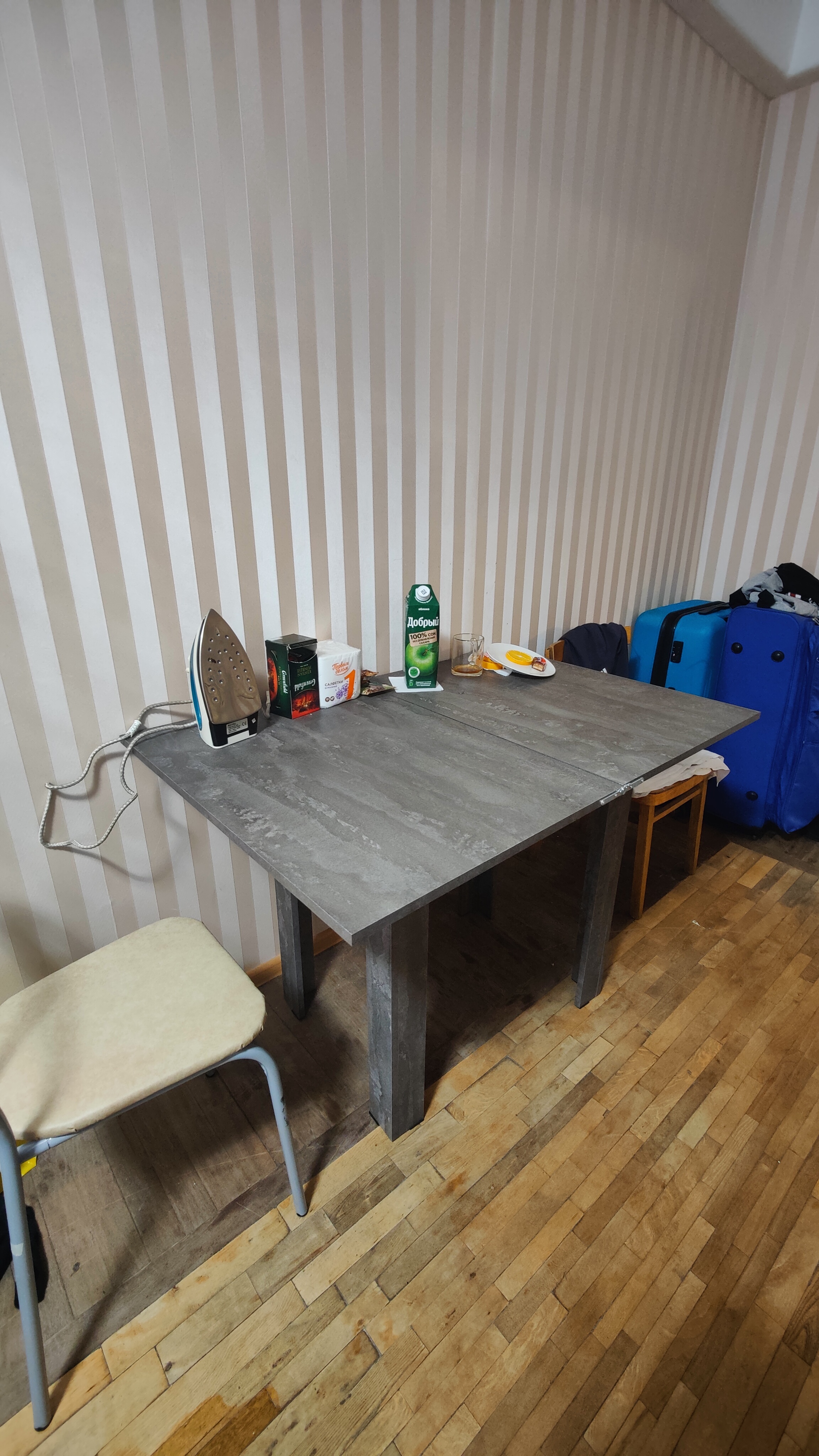 Сдается комната на г Санкт-Петербург, ул Партизана Германа, д 10 к 1, метро Проспект Ветеранов, г. Санкт-Петербург