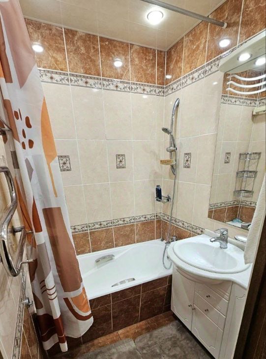 Сдается трехкомнатная квартира на улица Вавилова, 60К5, метро Университет, г. Москва