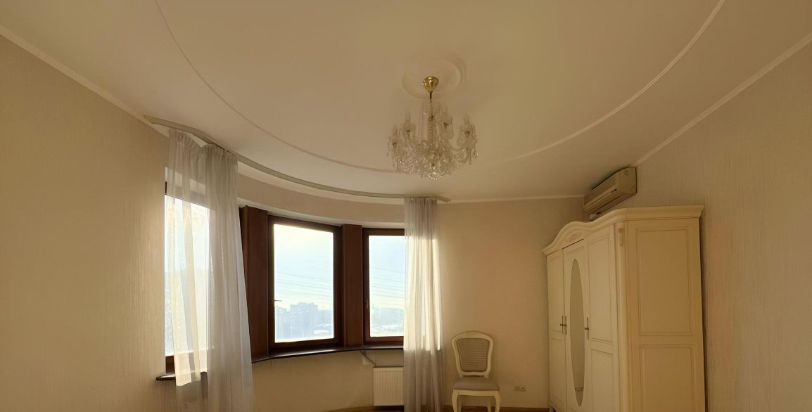 Сдаю 3к квартиру на Грохольский переулок, 28, метро Сухаревская, г. Москва