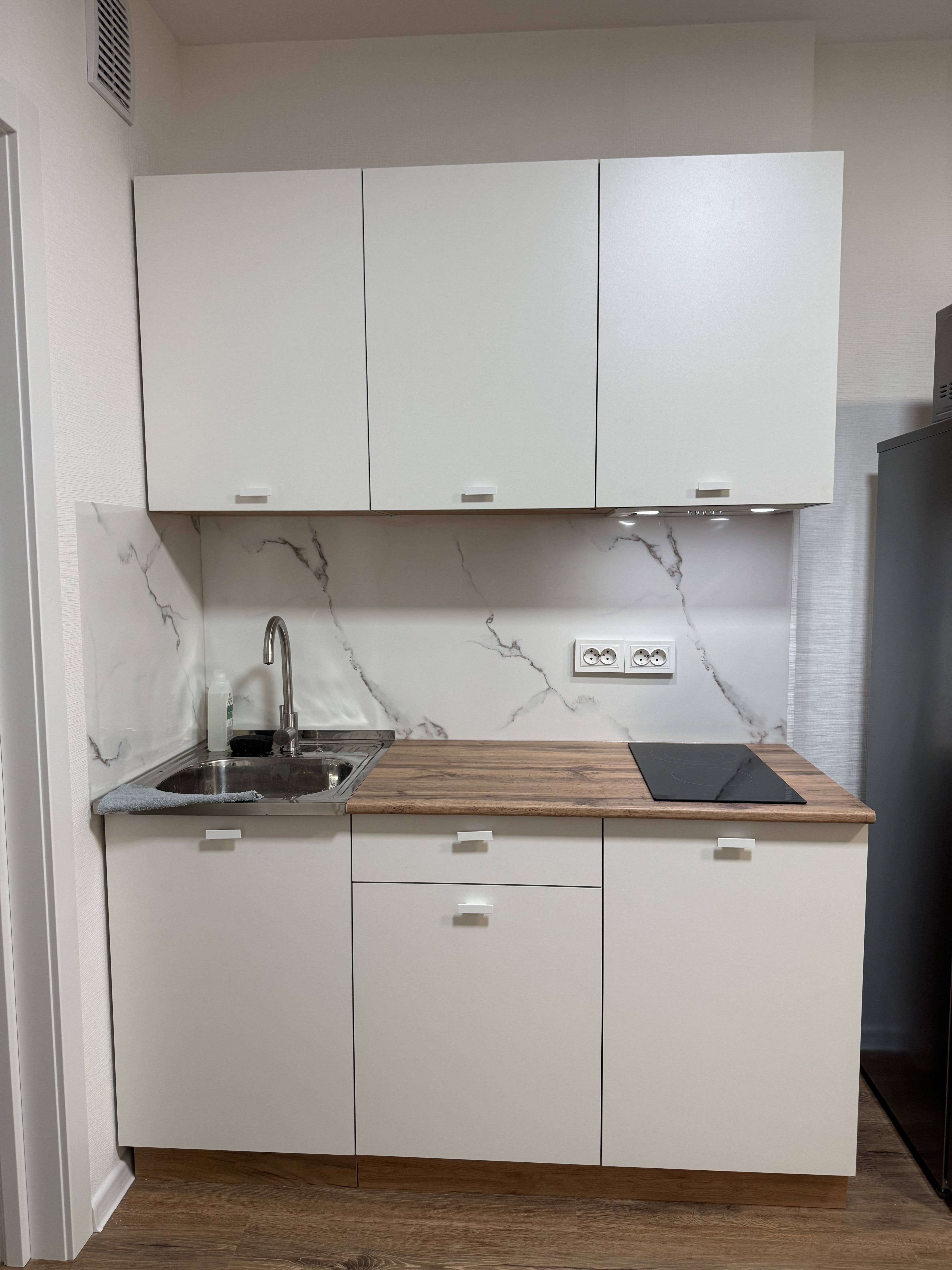 Сдается 1-комнатная квартира на г Санкт-Петербург, ул Пахомовская, д 14 к 1 стр 1, метро Академическая, г. Санкт-Петербург