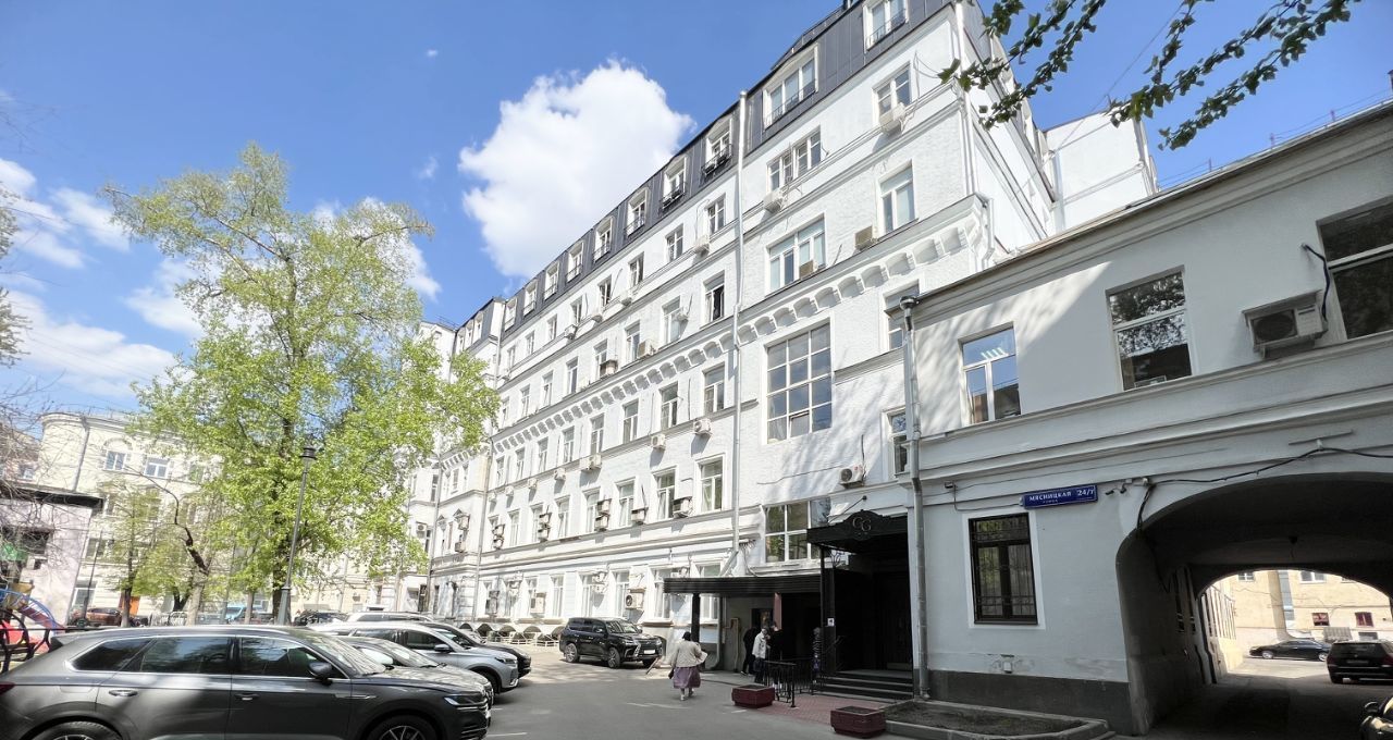 Снять 2х-комнатную квартиру на Мясницкая улица, 24/7С3, метро Китай-город, г. Москва