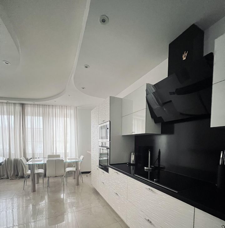 Сдается трехкомнатная квартира на улица Архитектора Власова, 8, метро Профсоюзная, г. Москва