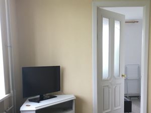 2-х комнатная квартира Короленко