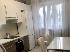 Двушка около метро Братиславская