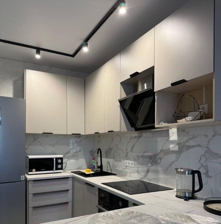 Сдаю 3-к квартиру на улица Анны Ахматовой, 11к3, метро Рассказовка, г. Москва