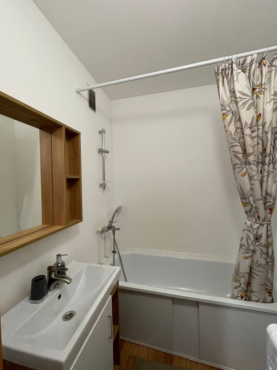 Аренда 1-комнатной квартиры на г Санкт-Петербург, ул Бабушкина, д 82 к 3 стр 1, метро Обухово, г. Санкт-Петербург