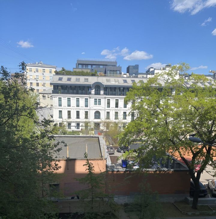 Сдаю 4к квартиру на Ленинградский проспект, 12, метро Маяковская, г. Москва