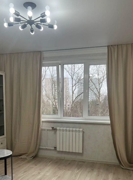 Сдается двухкомнатная квартира на 18, метро Рассказовка, г. Москва